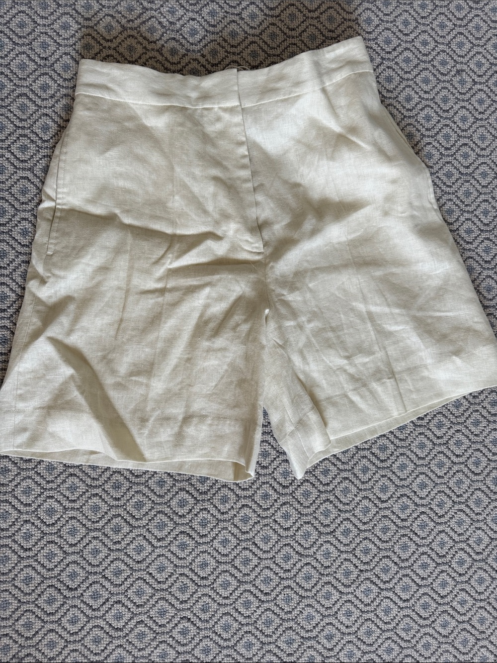 COS Neutral Linen High-Rise Shorts in Light Cream/Ivory - Picture 6 of 7